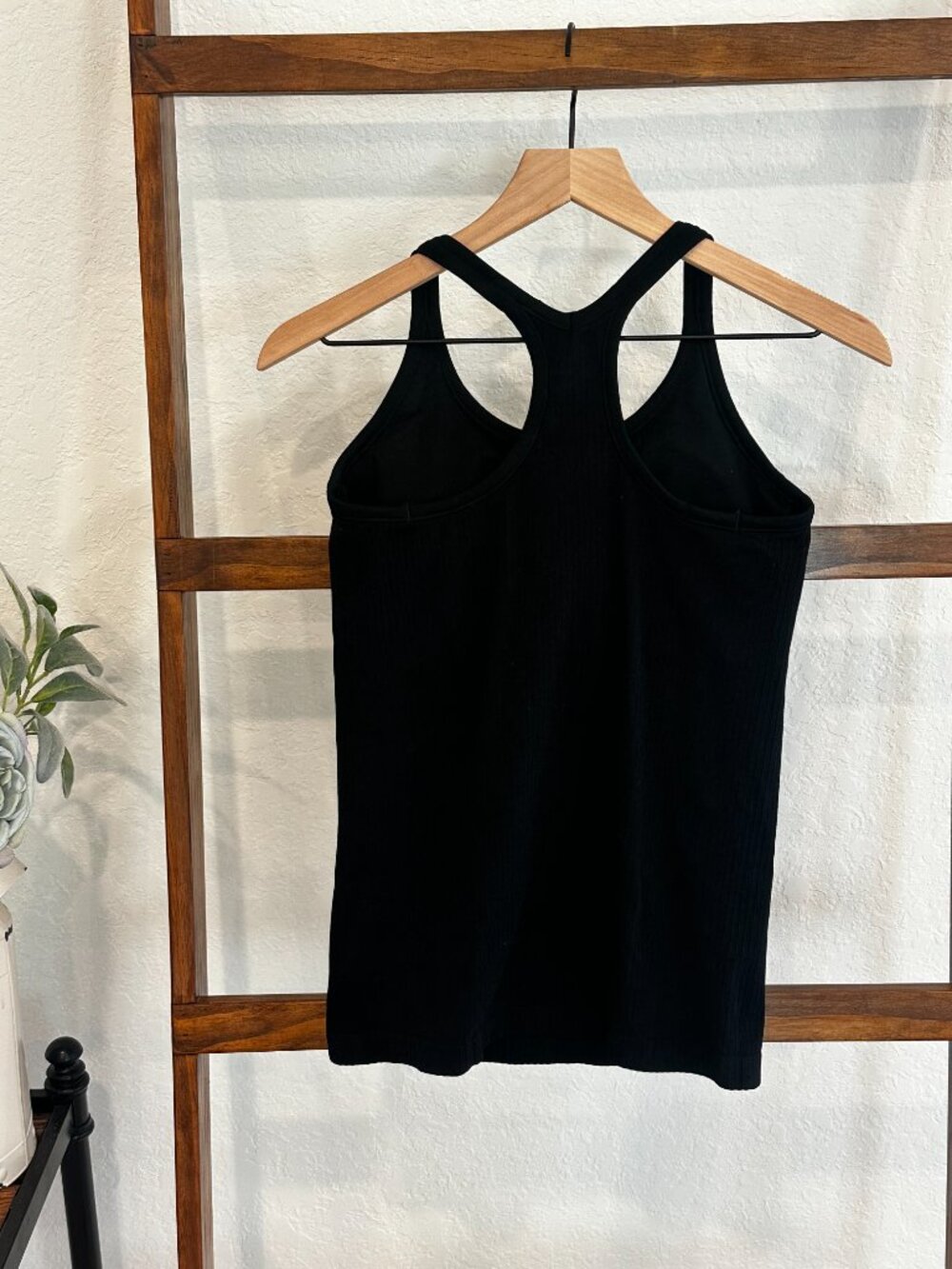 Black Ribbed Racerback Tank Built In Bra Medium - Picture 4 of 12